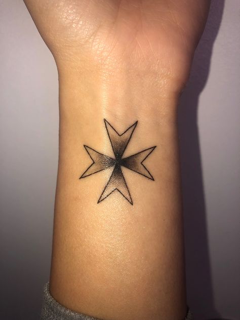 Malta Tattoo Ideas, Maltese Cross Tattoo, Malta Tattoo, Flash Tattoo Sleeve, Malta Cross, Maltese Tattoo, Liverpool Tattoo, Blade Tattoo, Neck Tattoos Women