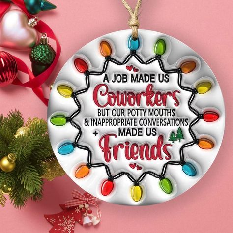 Sublimation Ornaments Designs, Cricut Ornaments Diy, Bestie Christmas, Besties Christmas, Friendship Ornaments, Window Charm, Friend Christmas Ornaments, Best Friend Christmas, Ornament Sublimation