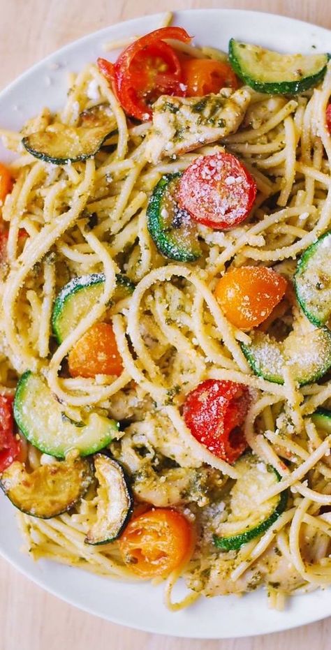 Parmesan Zucchini Tomato Chicken Spaghetti – a delicious Mediterranean pasta toss with basil pesto and lots of grated Parmesan cheese! #pasta #spaghetti #parmesan #zucchini #tomatoes #chicken #chickenpasta #chickenspaghetti Tomato Chicken Spaghetti, Pasta With Zucchini And Tomatoes, Pasta With Zucchini, Tomato Chicken, Zucchini Tomato, Mediterranean Pasta, Spring Entertaining, Chicken Zucchini, Parmesan Zucchini