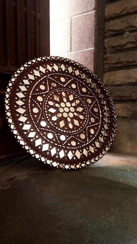 Lippan Art Mirror Big Size, Mirror Work Craft Ideas, Lippan Art Mirror, Mud Mirror Work, Mud Mirror Art, Lippon Art, Mud Art, Painted Mirror Art, Lipan Art