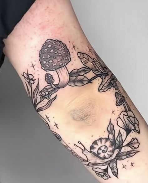 Mushroom Ring Tattoo Elbow, Fairy Ring Tattoo Elbow, Mushroom Ring Tattoo, Mushroom Circle Tattoo, Fairy Circle Tattoo, Fairy Ring Tattoo, Poked Tattoo, Birthday Tattoos, Neat Tattoos