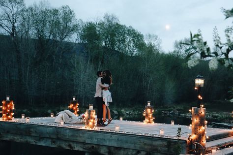 Dock proposal! In love Dock Proposal Ideas, Lake Proposal Ideas, Dock Proposal, Lake Proposal, Engagement Photos Lake, Outdoor Proposal, Proposal Photoshoot, Love Proposal, Proposal Pictures