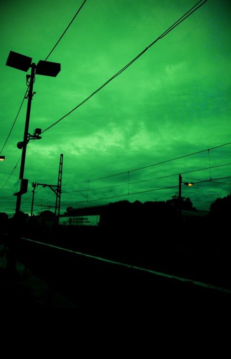 Black And Dark Green Aesthetic, Black And Green Aesthetic, Quotes Clouds, Neon Green Aesthetic, Verde Aesthetic, Wallpaper Sky, Green Pictures, Moon Wallpaper, Dark Green Aesthetic