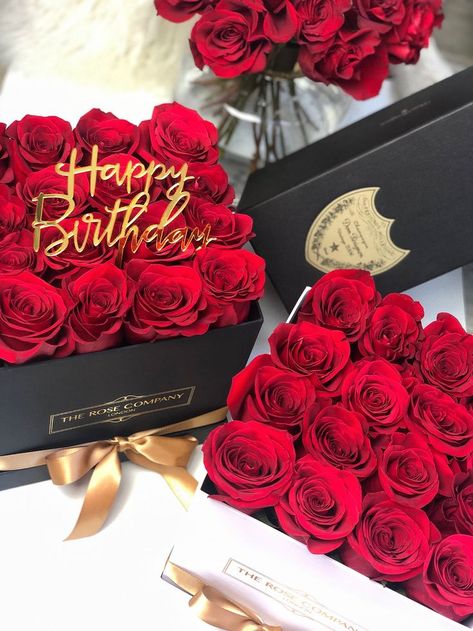 Cakes Happy Birthday, Roses Bouquet Gift, Cake Happy Birthday, Happy Birthday Black, Birthday Greetings Friend, Birthday Cake With Flowers, Happy Birthday Greetings Friends, Birthday Wishes Cake, Birthday Roses