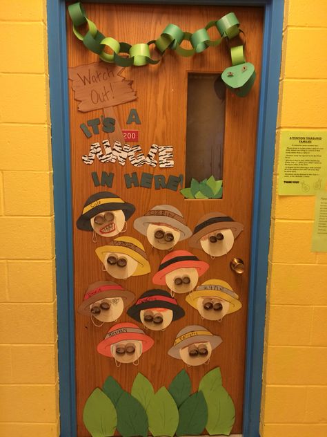 Jungle door deco. "Watch Out, it's a Jungle in here!!" Jungle Classroom Door Safari Theme, Wild About Reading Door Decoration, Safari Bulletin Board Ideas Preschool, Jungle Infant Classroom, Zoo Door Decorations Classroom, Rainforest Classroom Door, Jungle Theme Door Decorations, Safari Themed Classroom Door, Jungle Classroom Ideas