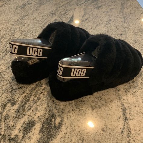 UGG Yeah slide in black Nike Flip Flops, Ugg Slides, Girly Shoes, Slide In, Slide On, Fit Inspo, Ugg Shoes, Fitness Inspo, Flip Flops