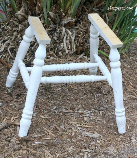 Repurpose Chairs Ideas, Repurposed Chairs Diy, Old Wood Chairs Repurposed, Chair Repurposed Diy Upcycle, Repurpose Chairs Wooden, Diy Spindle Projects, Old Chairs Repurposed Diy Projects, Old Chair Ideas, Chair Diy Ideas