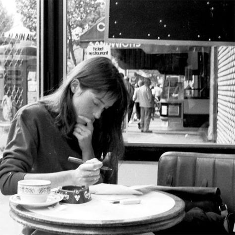 Writer sitting in a coffee shop, window seat, writing, black and white 얼굴 드로잉, Women Writing, Studying Inspo, A Pen, Foto Inspiration, Future Life, Study Motivation, The Words, Dream Life