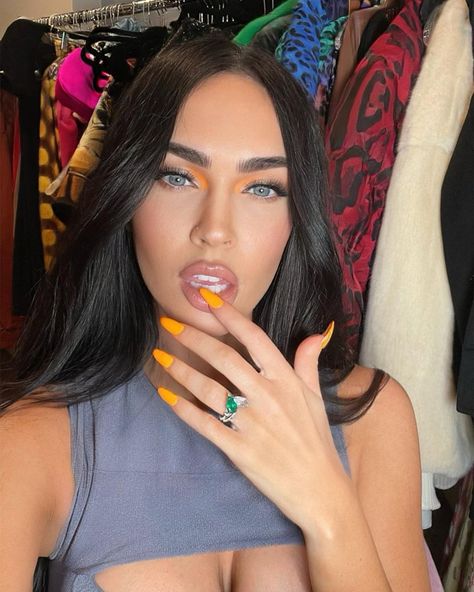 Megan Denise Fox, Ap Literature, Brian Austin Green, Fun Nail Colors, Celebrity Nails, Looks Pinterest, Spring Nail Trends, Fall Makeup Looks, Jennifer's Body