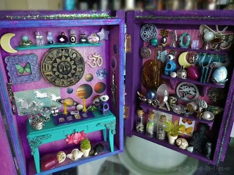 Witch Altar Cabinet, Witch Resources, Witchy Inspiration, Alter Ideas, Witchcraft Diy, Spooky Crafts, Wiccan Sabbats, Object Sculpture, Fairy Witch