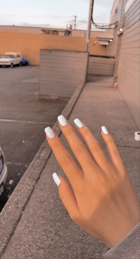 Cute Asthmatic Nails, White Squoval Nails, Clean Girl Aesthetic Nails, Nail Jelly, Nails For School, Clean Girl Nails, Hoco Nails, Spring Break Nails, Country Nails