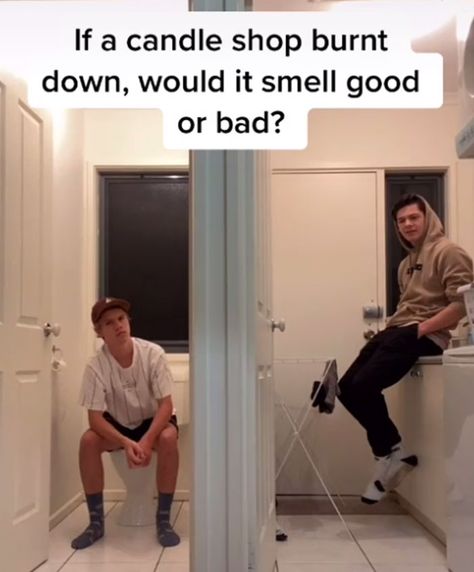 Shower Questions Funny, Cursed Shower Thoughts, Shower Thoughts Questions, Shower Thoughts Mind Blown Deep Funny, Deep Shower Thoughts, Shower Thoughts Funny, Weird Shower Thoughts, Shower Thoughts Mind Blown, Random Thoughts Funny