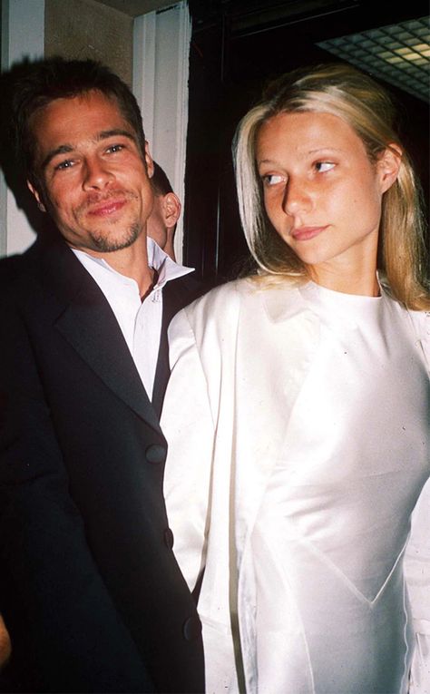 90s Couples, Gwyneth Paltrow Style, Rosie Huntington Whiteley, Photo Couple, Fun Couple, Gwyneth Paltrow, Iconic Style, Famous Faces, Girl Next Door