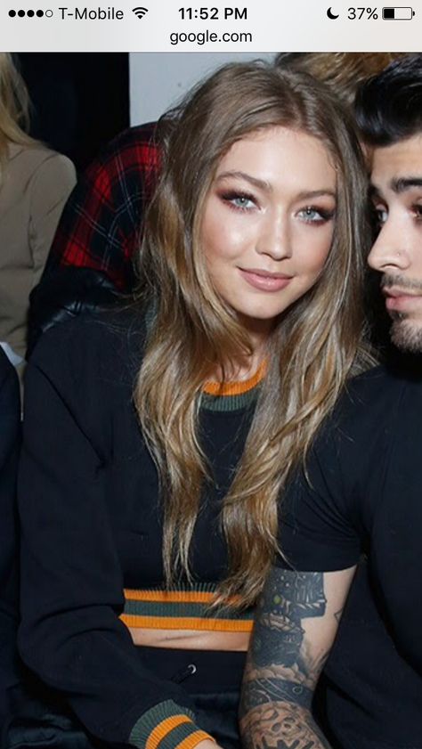 Gigi Hadid Brown Hair, Gigi Hadid Makeup, Gigi Hadid Hair, Gigi Hadid Pictures, Gigi Hadid Beauty, Darker Hair, Gigi Style, Gigi Hadid Outfits, Gigi Hadid Style