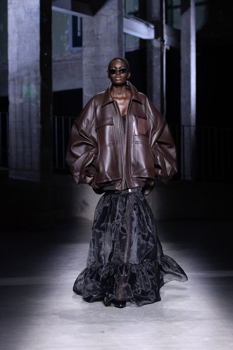 Ss 25 Trends, Fashion Week 2024 2025, Street Wear Runway, Fashion 2025 Trends, 2025 Trends Fashion, J Fashion Street, Street Style Runway, 2025 Fashion Trends, Unisex Clothing Fashion