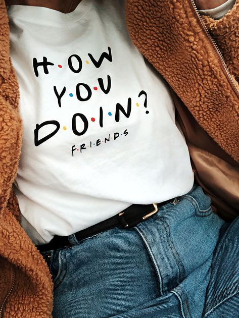 t-shirt friends tv show Joey Tribbiani by h&m Friends Shirt Ideas, Friends Outfits 90s, Friends Tv Show Shirt, Friends Joey, Friends Shirts, Friends Outfits, 90s Tv Shows, Friends Episodes, Joey Tribbiani