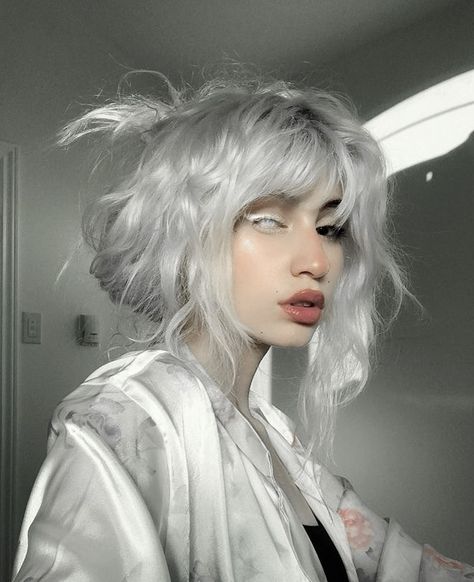 Aesthetic People, Hair Reference, Hair Inspo Color, Aesthetic Hair, Silver Hair, White Hair, Rock Style, Pretty Hairstyles, Hair Looks