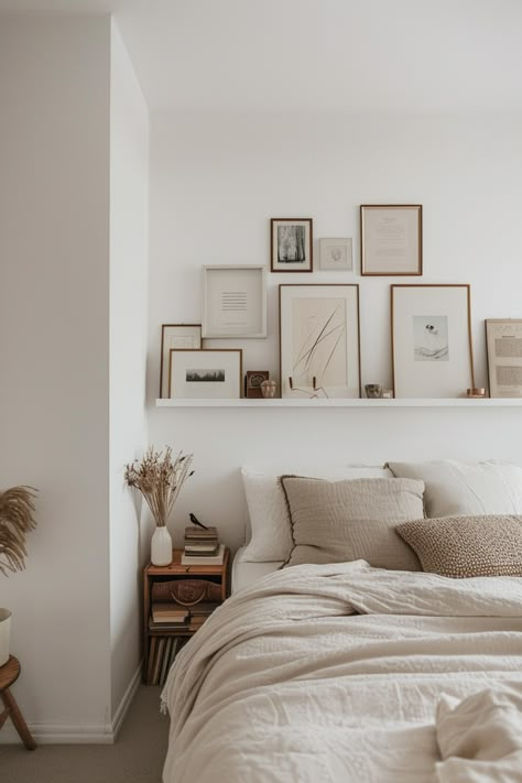 Farmhouse Scandinavian Bedroom, Ikea Scandinavian Style Bedroom, Scandi French Interior, Scandi Bedroom Design, Scandi Minimalist Bedroom, French Scandinavian Interior, Swedish Bedroom Aesthetic, Scandi Bedroom Ideas Scandinavian Design, Scandinavian Sleep Method Bed Styling