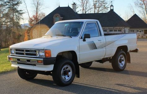 1987 Toyota Pick-up 4X4 1987 Toyota Pickup, Toyota Forerunner, Toyota Pickup 4x4, Pick Up 4x4, Mitsubishi Canter, Tacoma Truck, Toyota 4x4, Toyota Pickup, Hot Rod Trucks