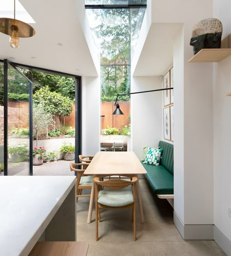 Terrace House Living Room, Terrace Kitchen Extension, Terraced House Interior, Victorian Terrace Kitchen, Kitchen Configuration, Victorian Extension, Rear Extension Ideas, Victorian Terrace Renovation, Single Storey Rear Extension