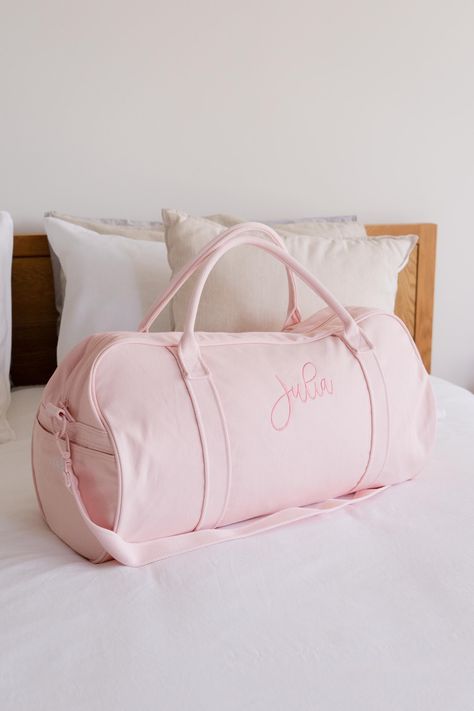 Make packing for sleepovers a breeze with our personalised unique duffle bag. Crafted from sturdy cotton canvas and featuring matching hardware and zippers, it can carry everything you need for your next adventure. Plus, its additional shoulder strap lets you carry your keepsakes with comfort and style. Sleepover Bag, Pink And White Stripes, Bags Aesthetic, Pretty Bags, Bff Gifts, Everything Pink, Cute Bags, Metallic Thread, Sport Bag