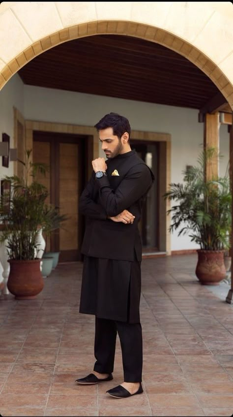 Mens Ethnic Wear Wedding, Pakistan Actors, Murtasim Khan, Indian Wedding Clothes For Men, Dapper Gentleman Style, Bear Drawings, Kurta Pajama Men, Wahaj Ali, Yumna Zaidi