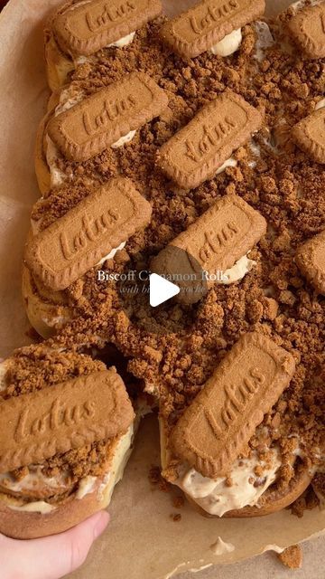 Baked by Laora 🧁 on Instagram: "Biscoff rolls ✨

I’ve had this biscoff spread in my pantry unopened for too long now, and I’ve been seeing biscoff rolls all over IG, so I thought it was time to give it a try! I think I like them more than actual cinnamon buns..

Recipe:

Dough: 
550 g all purpose flour 
200 ml luke warm whole milk 
2 eggs (around 100 g of egg in total without shell)
100 g butter (room temp)
2 tbsp biscoff spread
30 g fresh yeast or 8 g instant yeast
50 g sugar 
3 g salt

(Around 1/2 biscoff spread jar)

Instructions:
1. Add the yeast in luke warm milk and stir till it dissolves. 
2. Add the eggs and sugar and stir again. Add the flour.
3. With the dough hook attached to your kitchen machine, kneat the dough on medium speed for 3-4 minutes and add the butter, 2 tbsp biscof Biscoff Cinnamon Rolls, Ooey Gooey Bars, Gooey Bars, Biscoff Spread, Kitchen Machine, Sweet Bread, Whole Milk, Warm Milk, Cinnamon Buns