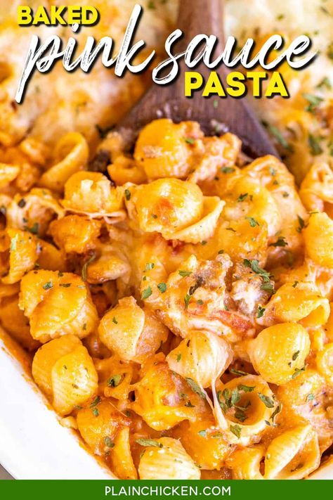 Baked Pink Sauce Pasta Recipe – Super easy to make and tastes better than any restaurant! Small shell pasta, Italian sausage, marinara sauce, heavy cream, Italian seasoning, ricotta cheese, red pepper flakes, shredded Italian cheese, and fresh mozzarella. Serve with a salad and some crusty bread and butter. Can make in advance and refrigerate or freeze for later. Shell Pasta Bake, Easy Shell Pasta Recipes, Pink Sauce Pasta Recipe, Pasta Italian Sausage, Plain Chicken Recipe, Pink Sauce Pasta, Shell Pasta Recipes, Shell Pasta, Mozzarella Pearls