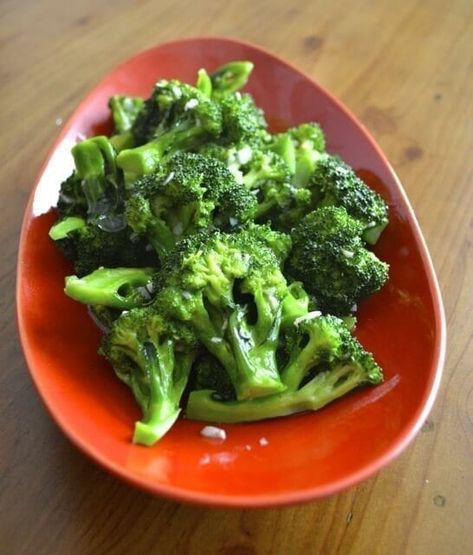 Garlicky Broccoli Stir-Fry Wok Of Life, Woks Of Life, The Woks Of Life, Seared Chicken Breast, Broccoli Stir Fry, Woks, Roasted Broccoli, Broccoli Recipes, Chinese Cooking