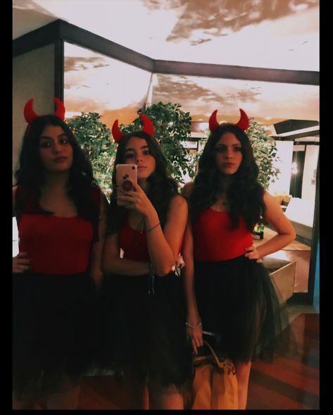 Badass Halloween Costumes, Diy Group Halloween Costumes, Teenage Halloween Costumes, Best Group Halloween Costumes, Cute Group Halloween Costumes, Bff Halloween Costumes, Best Friend Halloween Costumes, Halloween Coustumes, Devil Halloween