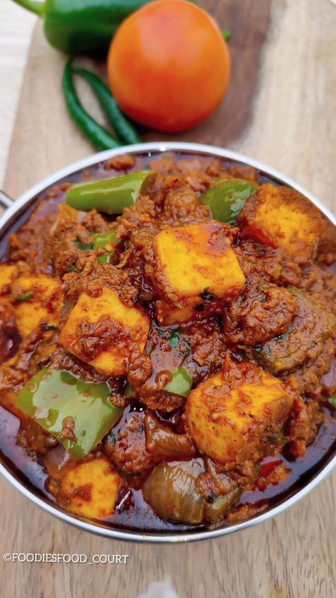 Kadai Paneer Recipe, Asees Kaur, Kadai Paneer, Instagram Restaurant, Paneer Dishes, Tiffin Recipe, Tere Bin, Kumar Sanu, Spicy Snacks Recipes