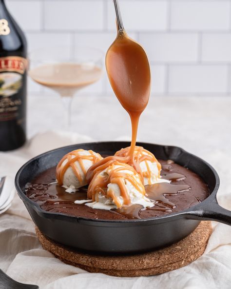 Baileys Skillet Brownie with Baileys Caramel Sauce Baileys Caramel, Cake Like Brownies, Skillet Brownie, Waffle Irons, Caramel Recipes Sauce, Panini Press, Crepe Maker, Deep Fryers, Brownie Ingredients