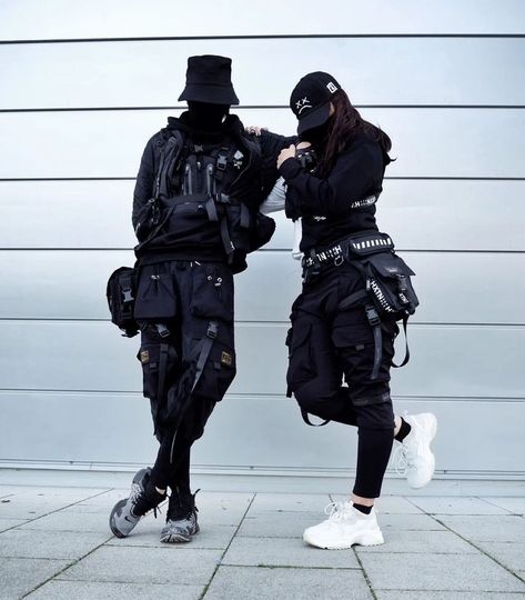 I/AM/NOCTURNAL on Instagram: “⚡By @crypt.xnite x @cptr.exe . . 🏴 Follow #IAMNOCTURNAL for daily content! @youarenocturnal @youarenocturnal @youarenocturnal . .…” Tech Ware Outfits, Tech Ware Fashion, Techwear Couple, Tech Ware, Tech Wear Aesthetic, Outfits For Outdoor Activities, Streetwear Cyberpunk, Techwear Jacket, Tech Clothing