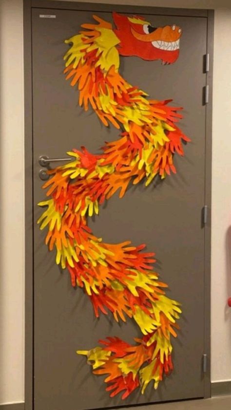 Shang Dynasty Ks2 Display, Chinese Door Decoration, Chinese Paper Dragon, Mulan Activities, Chinese Dragon Decoration, China Classroom Decorations, Chinese New Year Arts And Crafts, Chinese Classroom Decorations, Chinese New Year Classroom Decorations