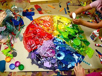 Color Wheel Projects, Rainbow Activities, Preschool Colors, Teaching Colors, Collaborative Art, Creative Colour, Recycled Art, Preschool Art, Art Classroom