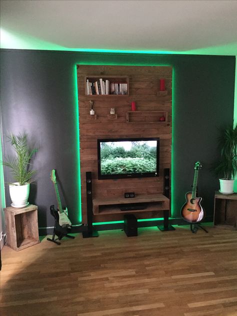 Pallet Tv Wall Ideas, Tv Pallet Wall, Pallet Tv Wall, Wall Rack Design, Wall Tv Stand, Pallet Tv, Pallet Tv Stand, Diy Pallet Wall, Bourbon Bar