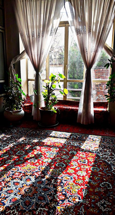 Iranian Old House, Home Iranian, Iranian Home Decor Interior Design, Iranian Interior Design, Iranian Home Decor, Iranian Home, Persian Interior Design, Iranian House, Persian House