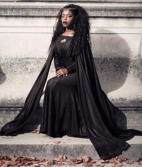 African Goth, Mythical Clothing, Vampire Village, Afro Cosplay, Afro Goth, Deck Plan, Dress Reference, Gothic Mode, Romantic Goth