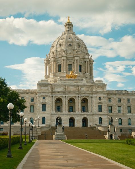 Minnesota State Capitol in Saint Paul, Minnesota Things To Do In St Paul Minnesota, St Paul Minnesota Aesthetic, Downtown St Paul Mn, Travel Minnesota, Cathedral Of St Paul Minnesota, Saint Paul Minnesota, Minnesota Nice, Minnesota Travel, Rail Transport