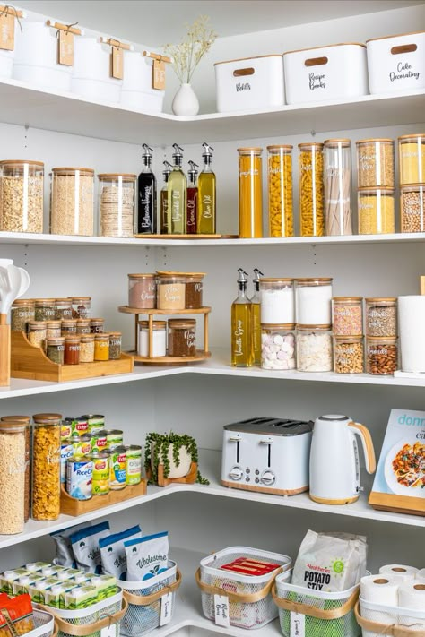 Organised House, Organizing Goals, Pantry Inspiration, Pantry Containers, Organized Pantry, Pantry Organisation, House Organisation, Storage Tubs, Small Pantry