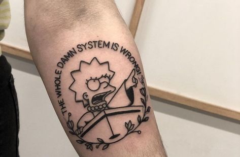 Lisa Simpson Tattoo, Eve Tattoo, Dark Disney Tattoo, Reading Tattoo, Lisa Tattoo, Whole Tattoo, Cosmos Tattoo, Cartoon Tattoo Ideas, Simpsons Tattoo