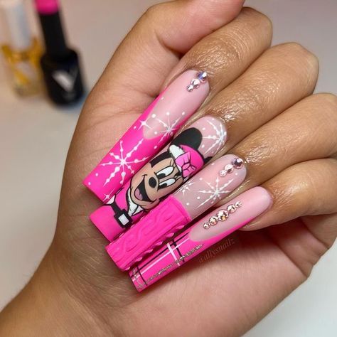 Valentino Beauty Pure on Instagram: "A Minnie Mouse Moment ❄️💗 @allysnailz Used: •Gel 009 (Pink💓) •Gel 177 (Nude) •Other Gels, 045, 048, 133 •Matte Top Coat •Cuticle Oil 💖CODE: AllyH 💖 • • • #nails #acrylicnails #nailsofinstagram #bayareanailtech #nailsoftheday #nailart #nailinspo #allysnailz #sanfrancisconails #sanfrancisconailtech #valentinobeautypure #teamvalentino #vbp #vbeauty #teamvbp #vbpambassador" Minnie Mouse Acrylic Nails, Minnie Mouse Inspired Nails, Minnie Mouse French Tip Nails, Minnie Inspired Nails, Minnie Mouse Nails Pink Acrylics, Disney Frozen Nails, Disney Christmas Nails, Disney Themed Nails, Pink Stiletto Nails