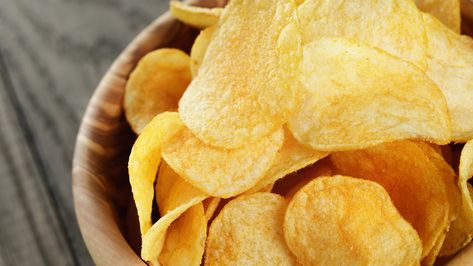 Eat chips?! 3 myths about food and healthy skin get busted Fermented Potatoes, Crispy Sweet Potato Chips, Potato Wafers, 100 Days Of Real Food, Lays Chips, Lays Potato Chips, Sweet Potato Chips, Easy Homemade Recipes, Sour Cream And Onion