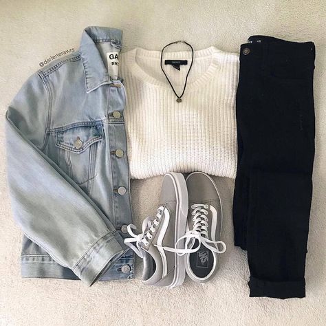 Gray Vans Outfit, Denim Jacket Outfit Winter, Cute Outfits To Wear, Winter Jacket Outfits, Grey Denim Jacket, Grey Vans, Vans Outfit, Denim Jacket Outfit, Jumper Outfit