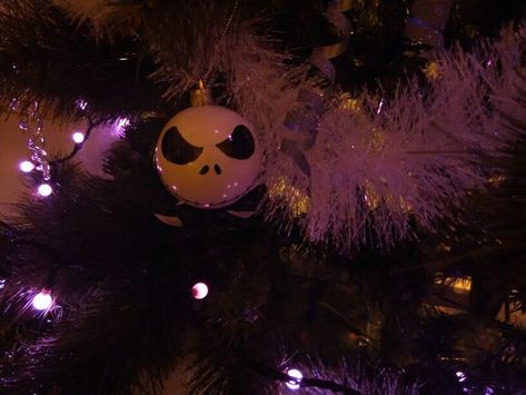 Punk Rock Christmas, Pastel Goth Christmas, Goth Christmas Tree, Emo Christmas, Dream Christmas, Goth Christmas, Spooky Christmas, Emo Aesthetic, Creepy Christmas