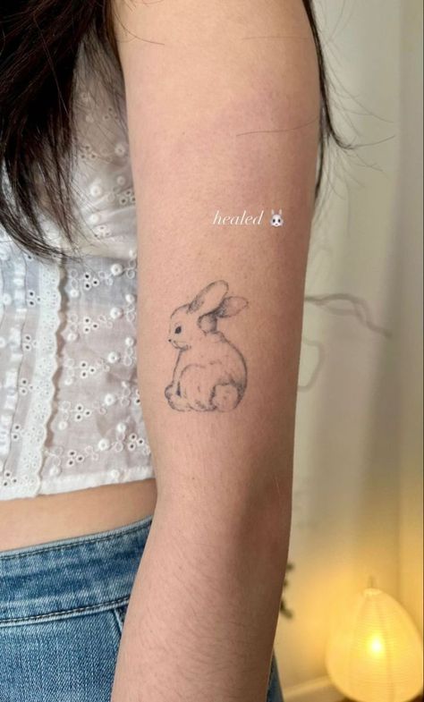 Bunny Tattoo, Rabbit Tattoo, Small Girly Tattoos, Bunny Tattoos, Rabbit Tattoos, Inspiration Tattoo, Tattoos Geometric, Cute Little Tattoos, Cute Tiny Tattoos