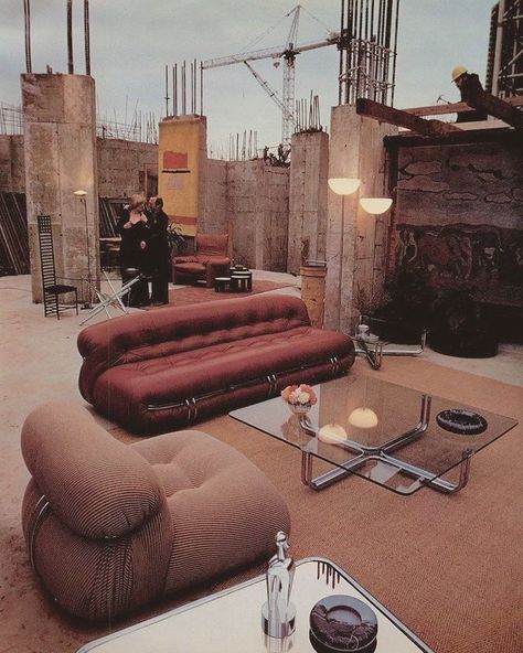 1980s Cassina campaign featuring designs by Afra & Tobia Scarpa.  Check out our #tobiascarpa inventory at www.lovehouseny.com 80s Interior, 70s Interior, Retro Interior Design, Vintage Interior Design, Charles Rennie Mackintosh, Retro Interior, Vintage Interiors, Vintage Interior, Decoration Inspiration