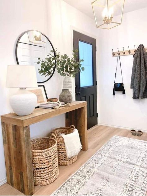 20 Welcoming Farmhouse Home Entryway Decor Ideas » Lady Decluttered Diy Console, Entryway Table Decor, Focal Wall, Diy Entryway, Floating Desk, Wall Diy, Hal Decor, Bedroom Accent, Diy Office