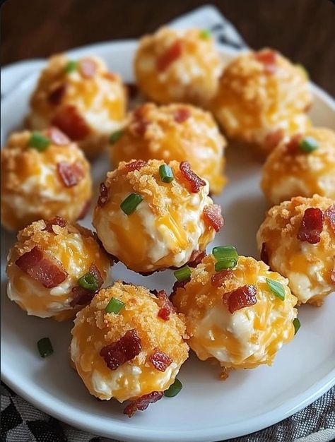 Mini Cheese Balls Recipe, Cheddar Cheese Ball Recipes, Mini Cheese Balls, Cheese Balls Recipe, Cheddar Cheese Ball, Best Party Appetizers, Fast Snack, Potato Fritters, Queso Cheddar