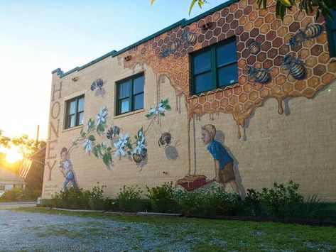 Bee Artwork, Bee Hives, Bee Wall, The Hive, Murals Street Art, Bee Art, Honey Bees, Big Art, Chalk Art